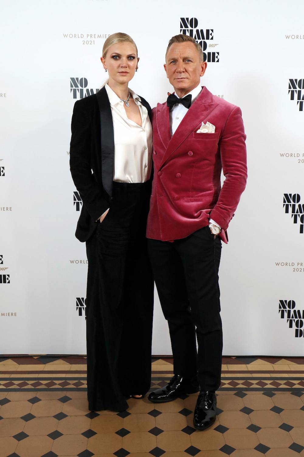 Daniel Craig pozuje z córką na premierze nowego filmu o Bondzie