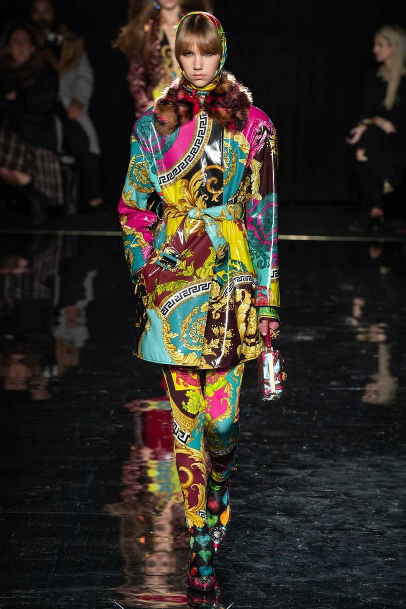Donatella sent out quintessentially Versace baroque prints down the runway for Pre-Fall 2019
(Credit: GORUNWAY