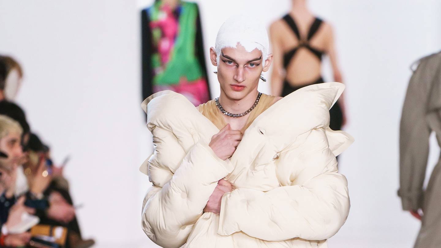 Swan Lake on the soundtrack as John Galliano brings his magical touch to Maison Margiela A/W19 collection. Credit: GORUNWAY
