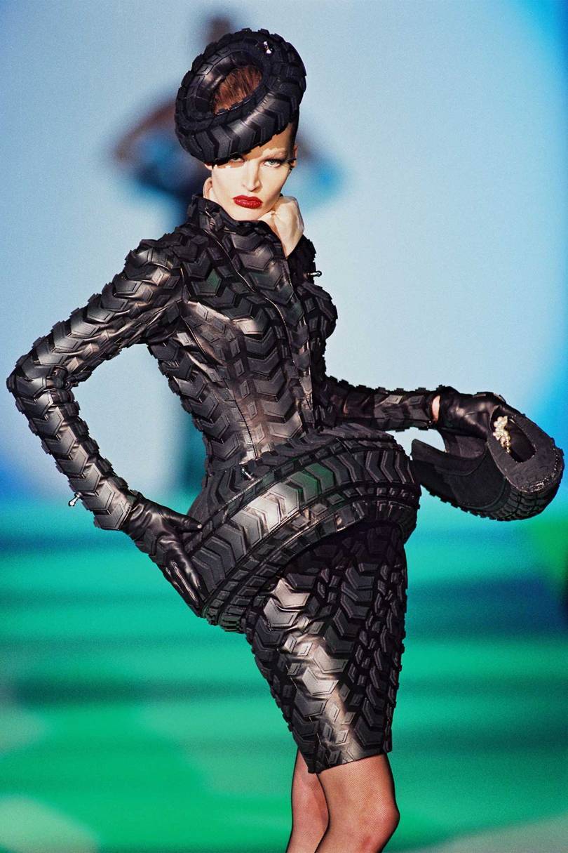 A look from Thierry Muglers Les Insectes collection, Haute Couture Spring/Summer 1997. Credit: © PATRICE STABLE