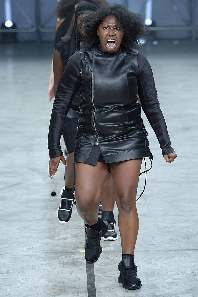 Pokaz kolekcji „Vicious”, Rick Owens wiosna/lato 2014 (Fot. Catwalking/Getty Images)