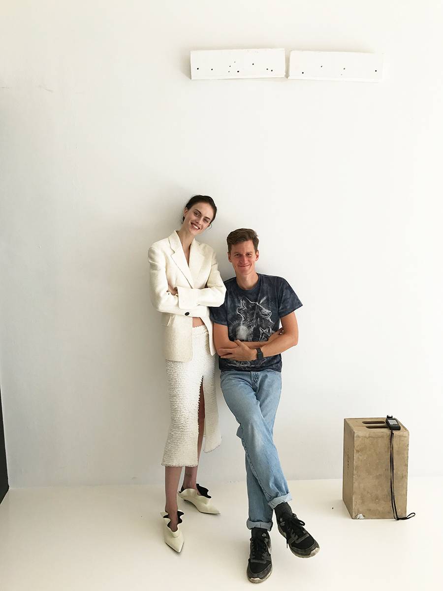 Stanisław Boniecki i modelka Sarah Brannon podczas pierwszej sesji zdjęciowej dla Vogue Polska