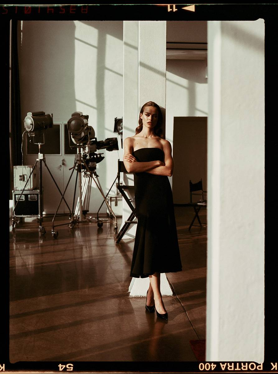 Birgit Kos w sesji okładkowej dla Vogue Polska, styczeń-luty 2021 (Fot. Sonia Szóstak)