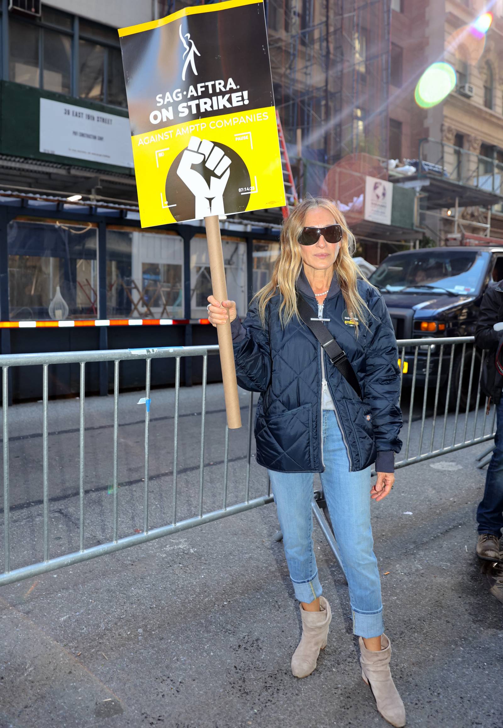 Sarah Jessica Parker w swoich niezawodnych botkach (Fot. Getty Images)