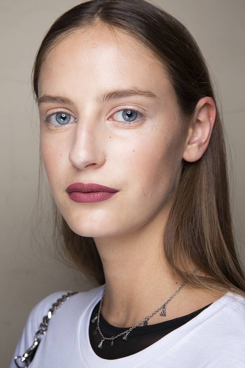 Makijaż z pokazu Aigner SS20 (Fot. ImaxTree)