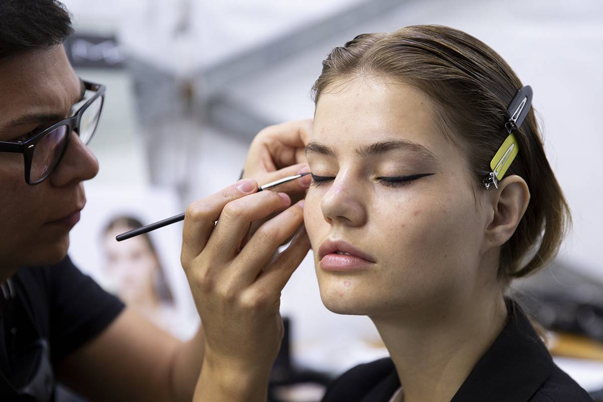 Backstage z pokazu Blumarine  (Fot. ImaxTree)