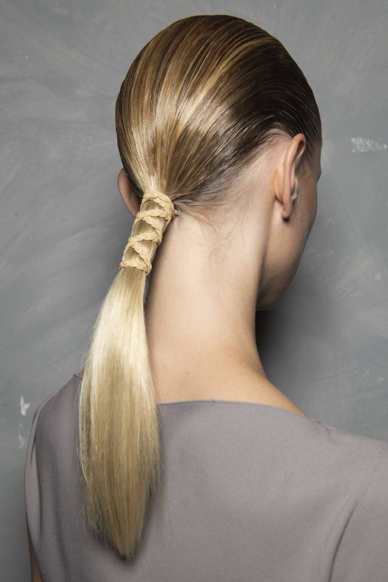 Fryzura z pokazu Colangelo SS20 (Fot. Imaxtree)