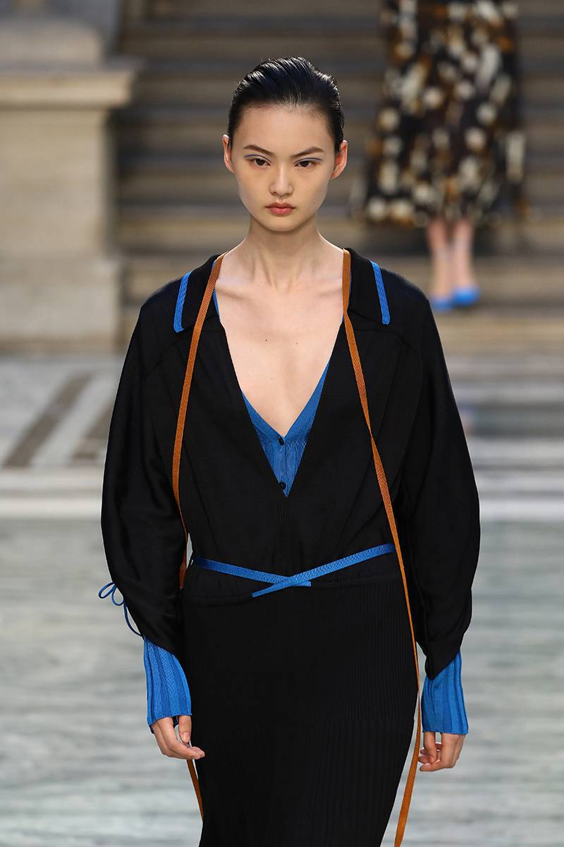Makijaż z pokazu Victoria Beckham (Fot. Getty Images)