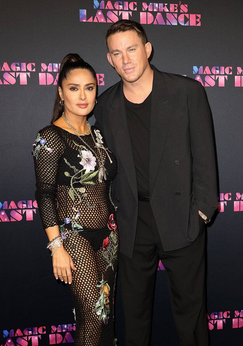 Salma Hayek w naked dress Oscara de la Renty na premierze „Magic Mike: Ostatni taniec”.