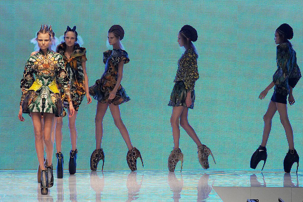 Kolekcja Alexander McQueen wiosna-lato 2010 (Fot. Getty Images)