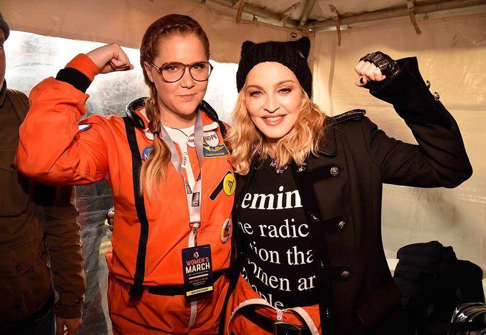 Amy Schumer i Madonna na Marszu Kobiet w Waszyngtonie w 2017 roku (Fot. Kevin Mazur, Getty Images)