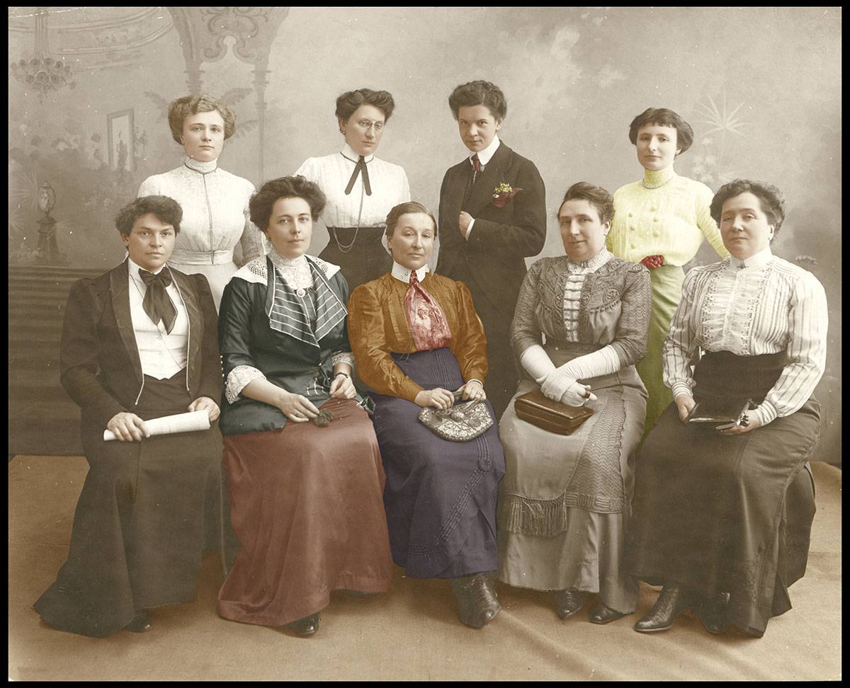 Wanda Herse, stoi trzecia od lewej, początek XX wieku