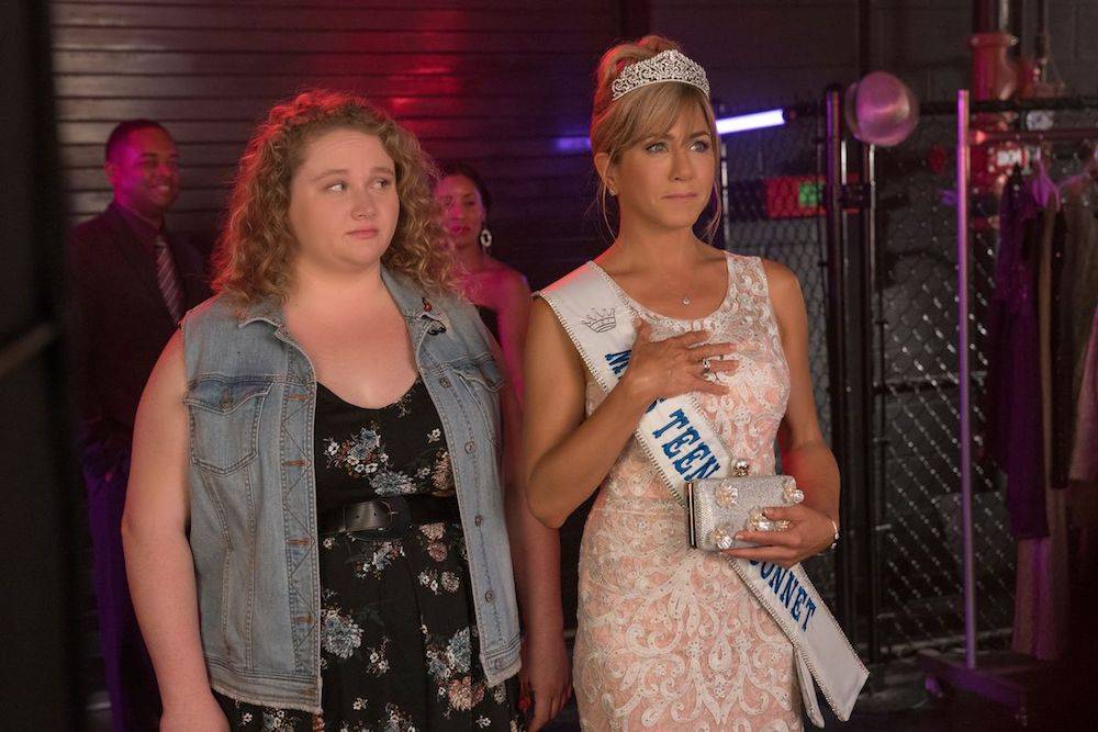 Danielle Macdonald i Aniston w „Kluseczce” (Fot. materiały prasowe)