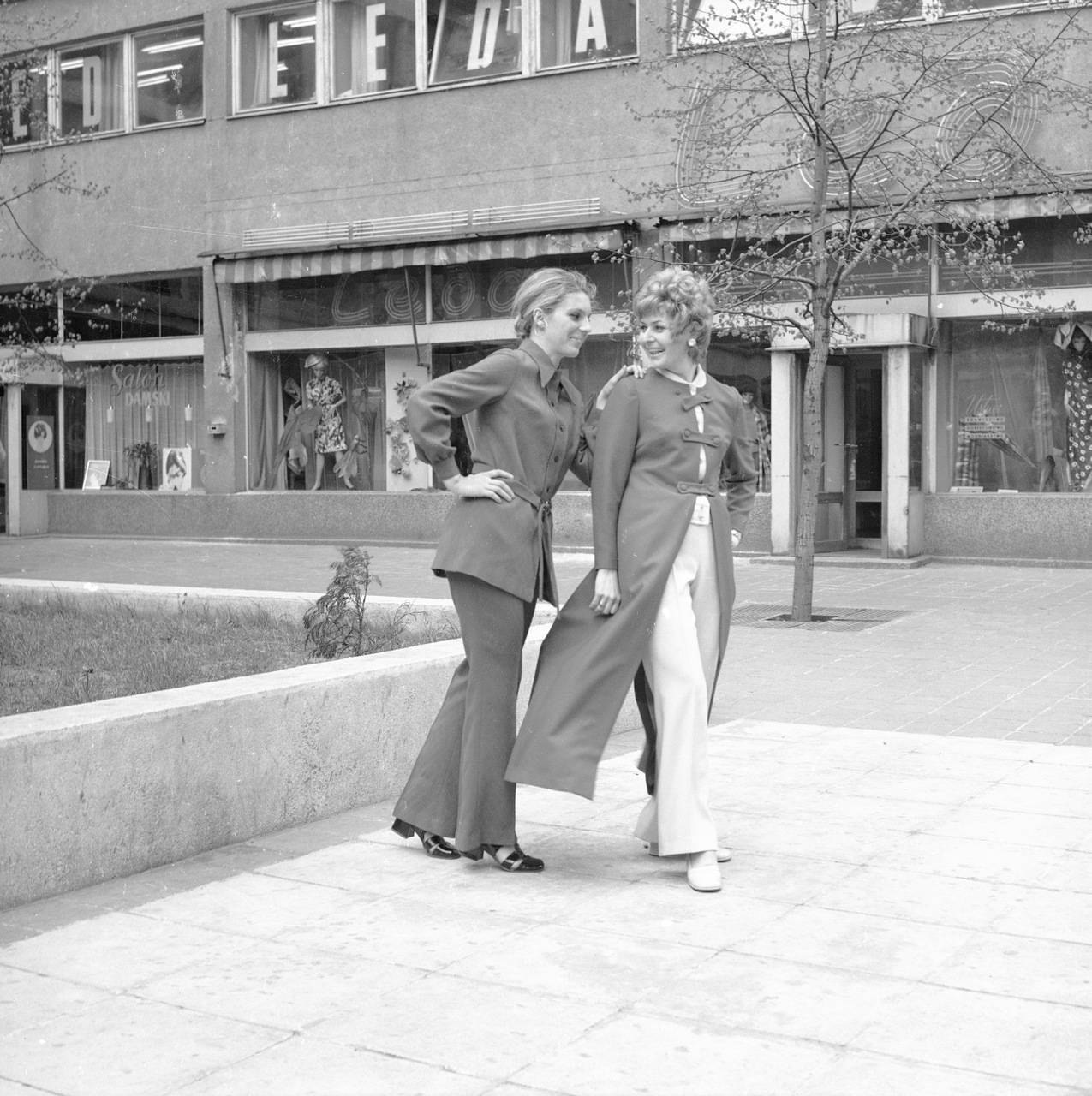 Kolekcja Domu Mody Leda na lato i jesień 1971 roku / Fot. Grażyna Rutkowska/ Narodowe Archiwum Cyfrowe