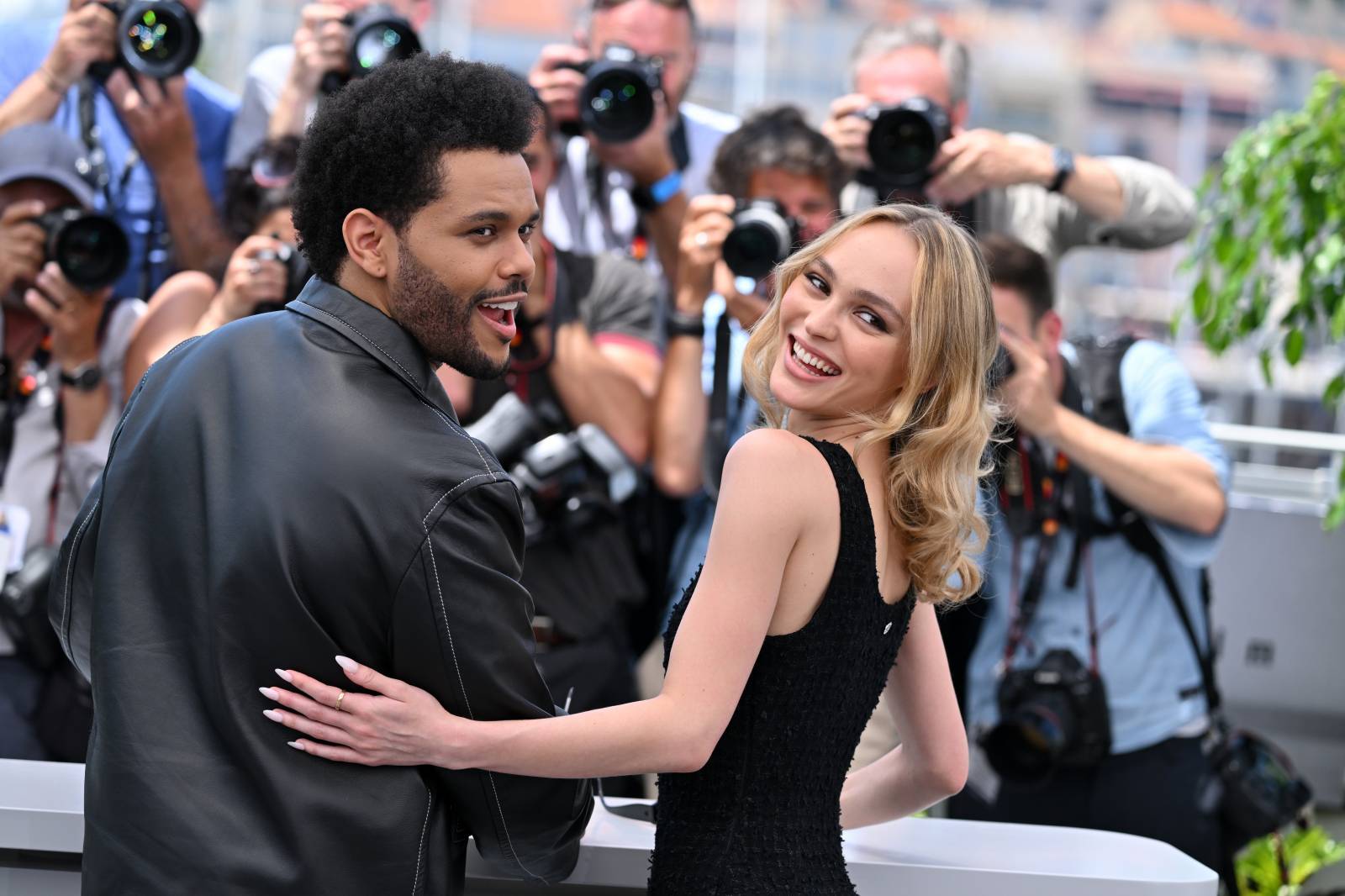 The Weeknd i Lily-Rose Depp na premierze serialu Idol na Festiwalu Filmowym w Cannes (Fot. Getty Images)