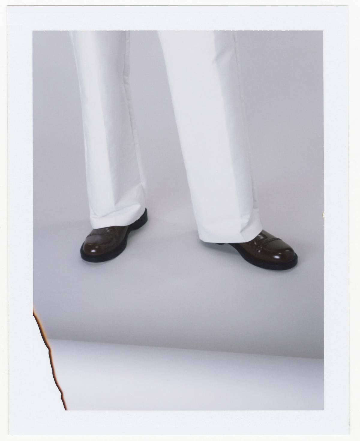 Coco Capitán, Sailor Shoes, 2018, polaroid (Dzięki uprzejmości Coco Capitán i Maximillian William, Londyn)