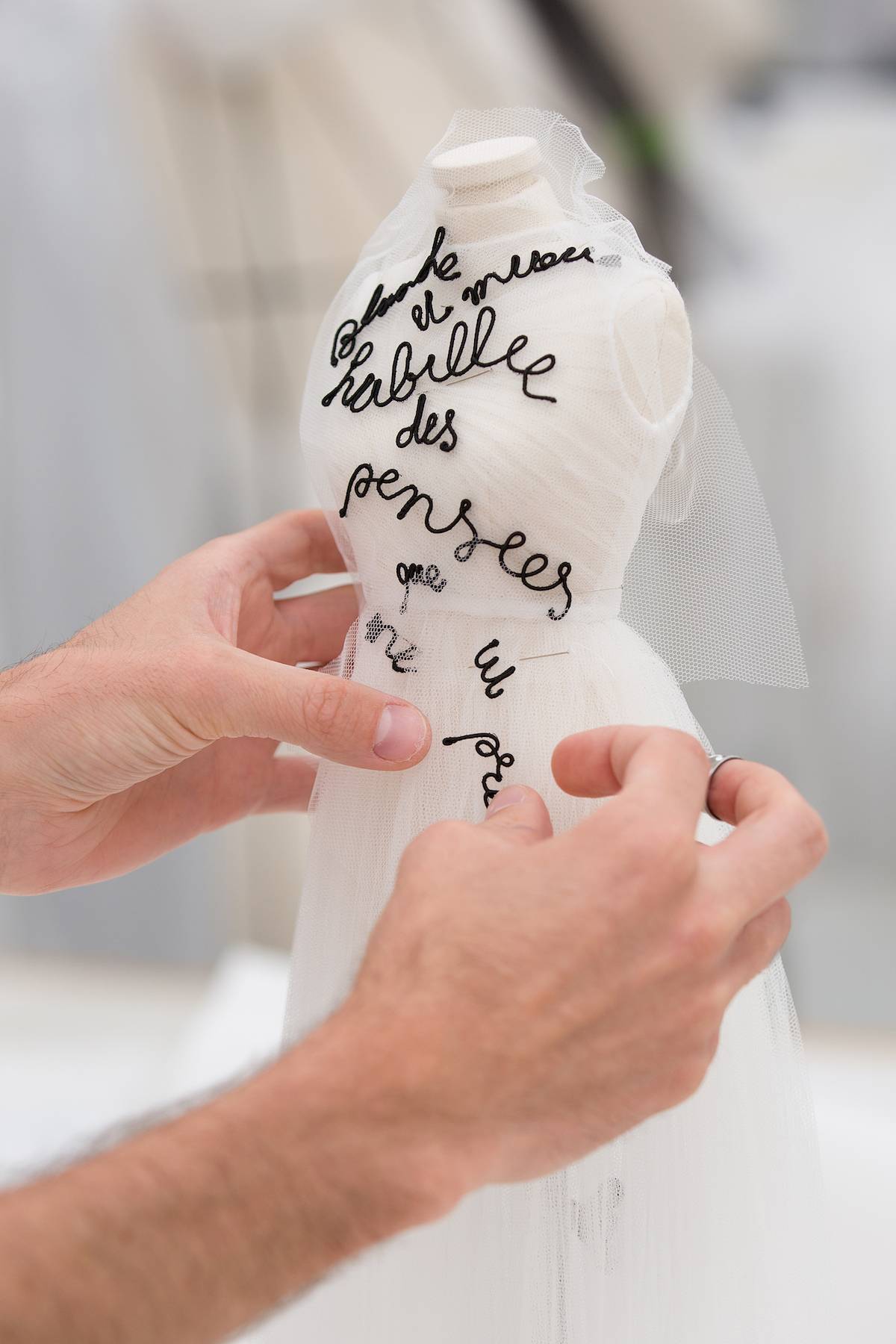 W pracowni Dior (Fot. ©SOPHIE CARRE)