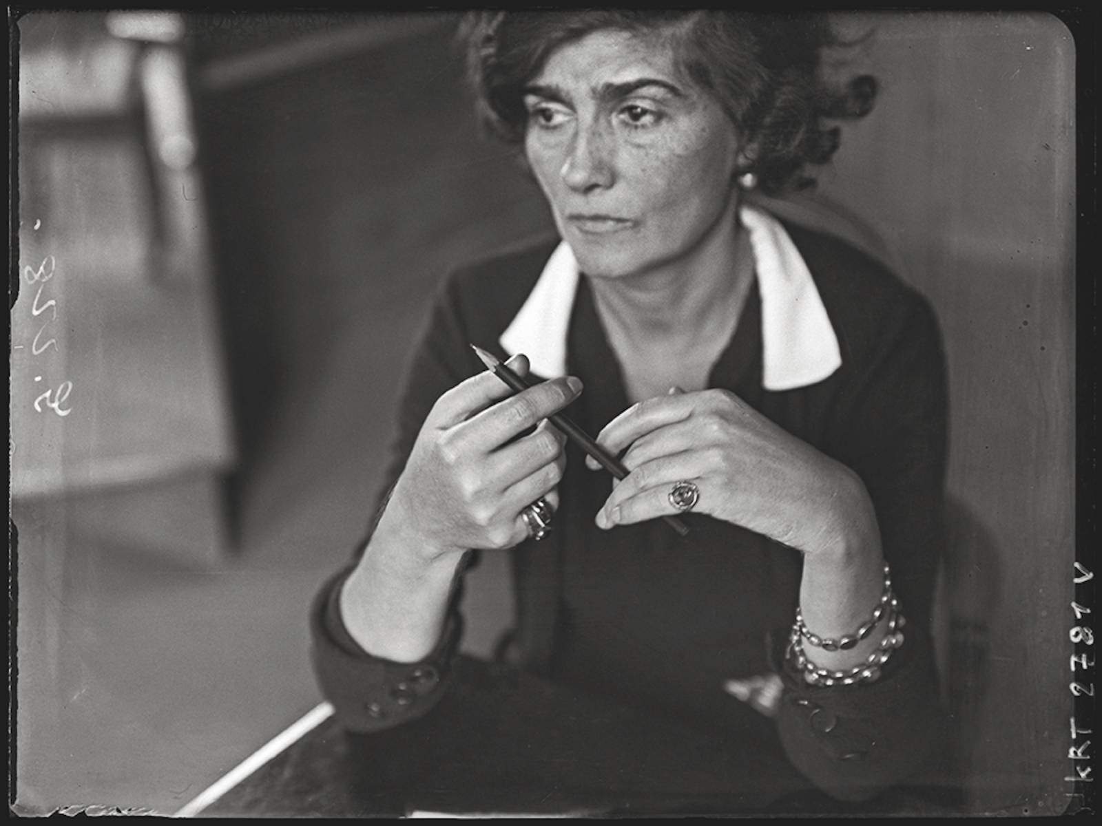 André Kertész. Coco Chanel in 1930s © Ministère de la Culture – Médiathèque de l’Architecture et du Patrimoine, Dist. RMN-Grand Palais / André Kertész