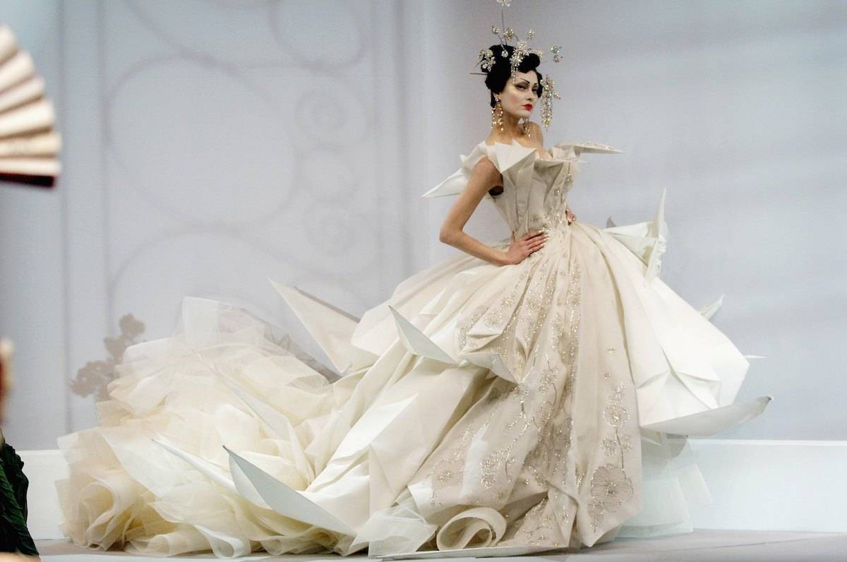 John Galliano dla Diora haute couture wiosna-lato 2007 (Fot. Chris Moore/Catwalking/Getty Images)