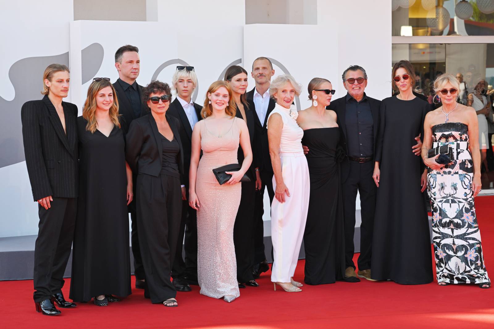 aktorzy i reżyserzy filmu Kobieta z... na festiwalu w Wenecji
