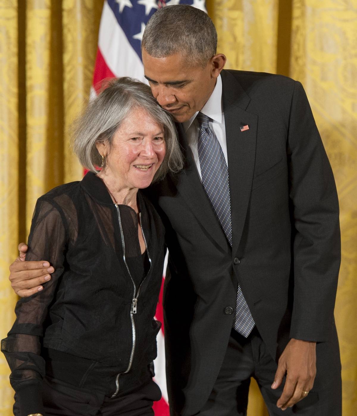 Louise Gluck z Barackiem Obamą w 2015 roku (Fot. East News)