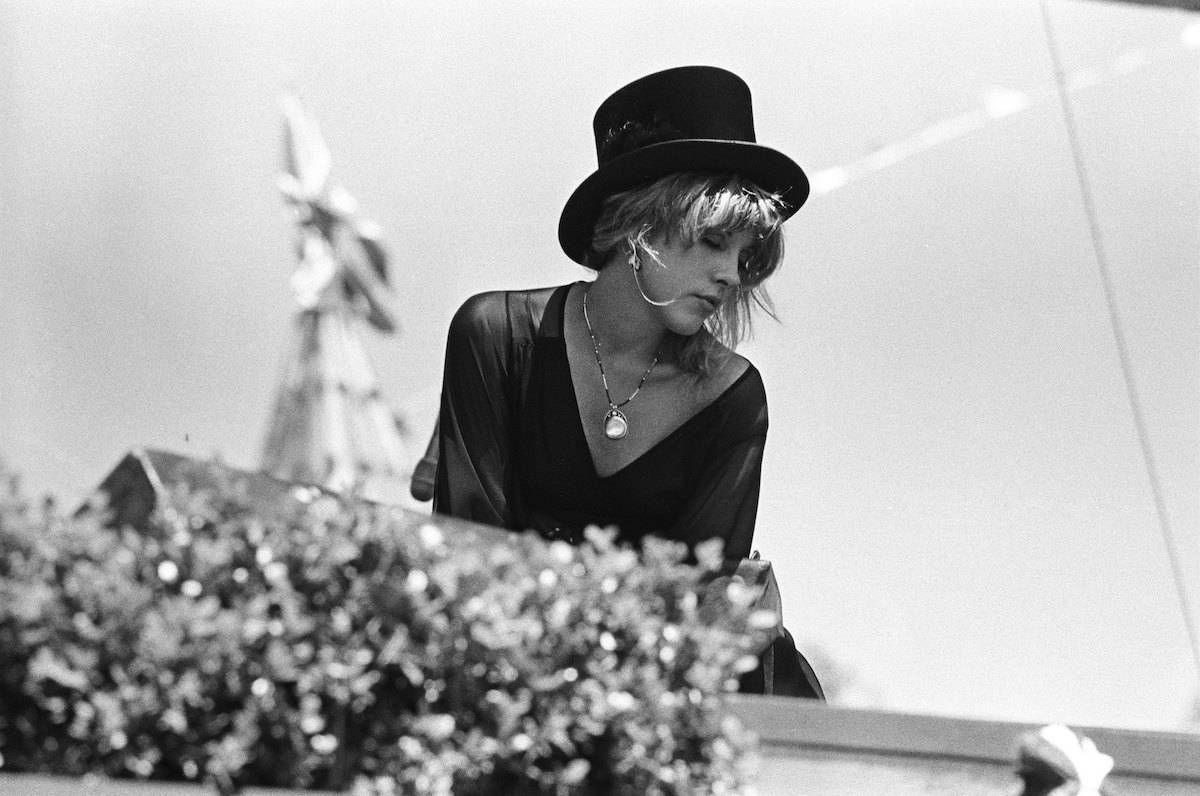 Stevie Nicks w 1977 roku (Fot. Richard McCaffrey/ Michael Ochs Archive/ Getty Images)