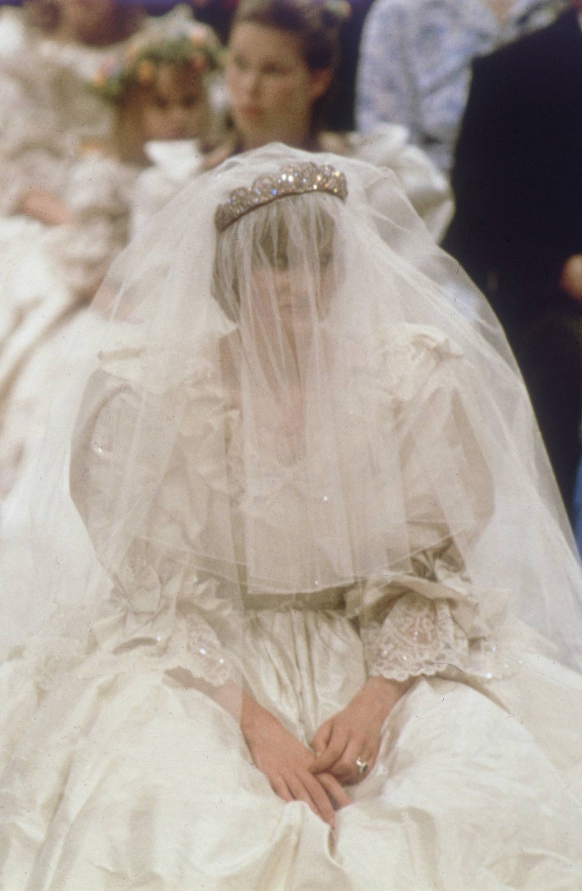 Księzna Diana w welonie typu blusher (Fot. Getty Images)