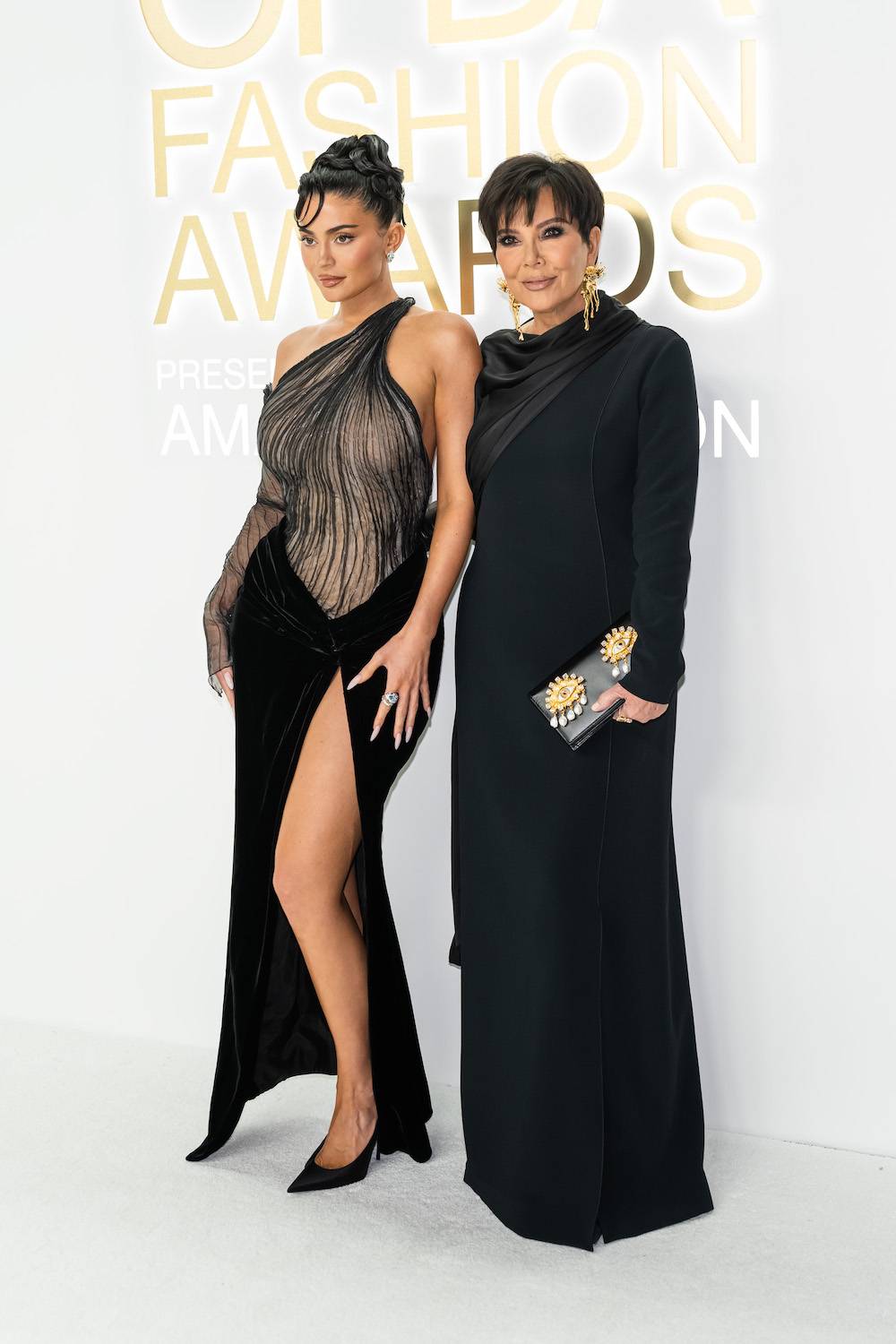 W finale trzeciego sezonu „The Kardashians” gwiazda przyznała, że gdyby jej córka powiedziała, że chce poddać się operacji plastycznej, złamałoby to jej serce. (Fot. Getty Images)