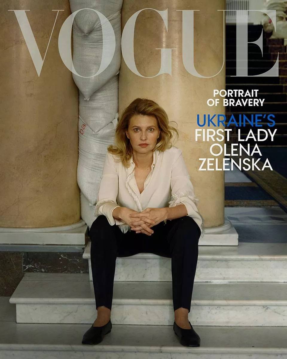 Pierwsza dama Ołena Zełenska sfotografowana w Kijowie w lipcu 2022 roku. – Nie wątpimy w zwycięstwo. (Fot. Annie Leibovitz, „Vogue US” październik 2022 rok)
