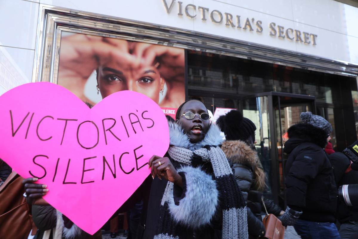 Protest przed sklepem marki w 2020 roku (Fot. Getty Images)
