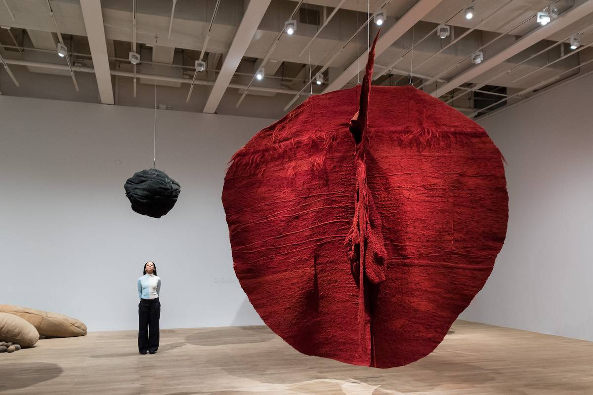 Spektakularna rzeźba Magdaleny Abakanowicz w Tate Modern (Fot. Getty Images)