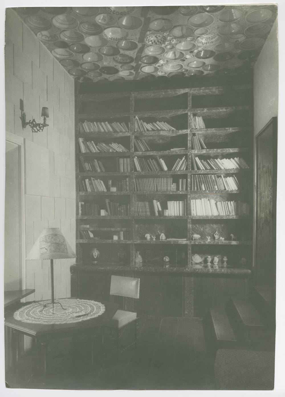 nętrze biblioteki w willi Pniewskiego, fot. Czesław Olszewski, przed 1939, Muzeum Warszawy