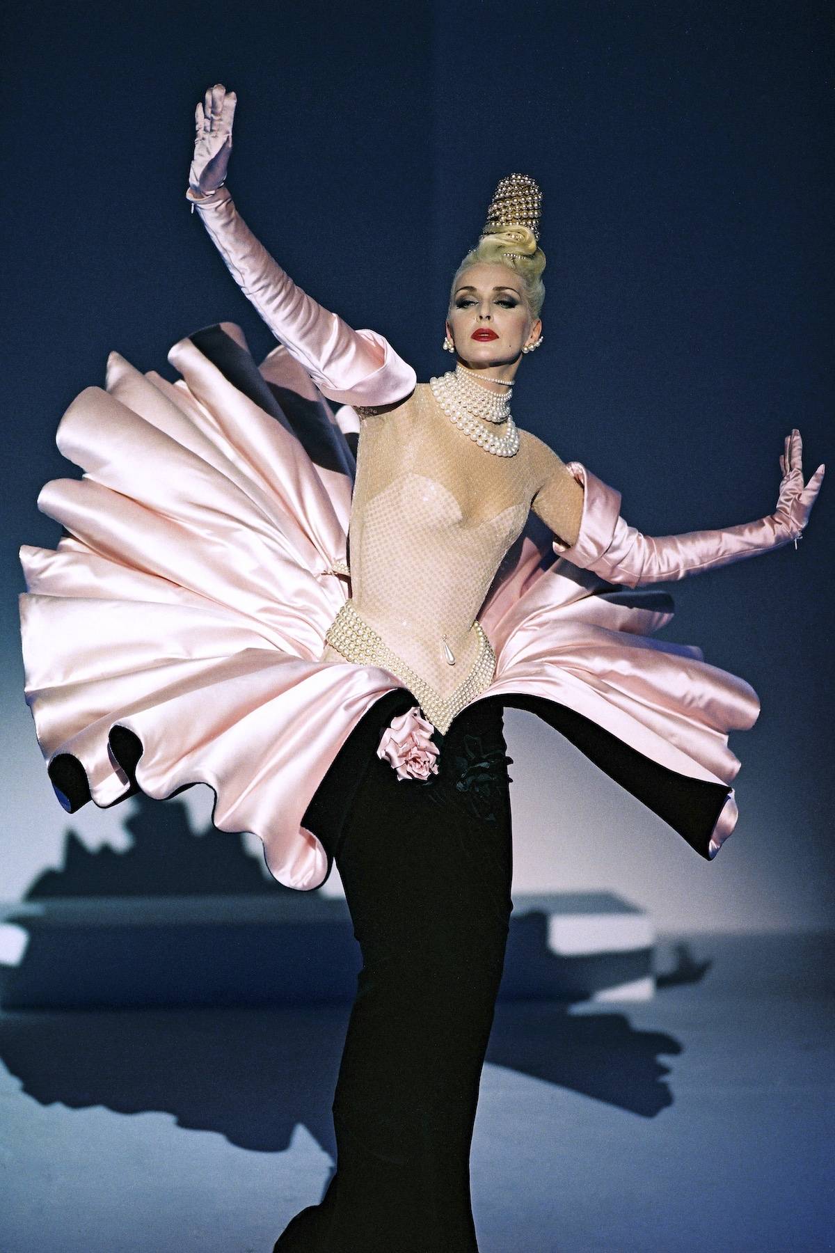 Kolekcja na 20-lecie marki, haute couture jesień-zima 1995-1996 / Fot. Patrice Stable