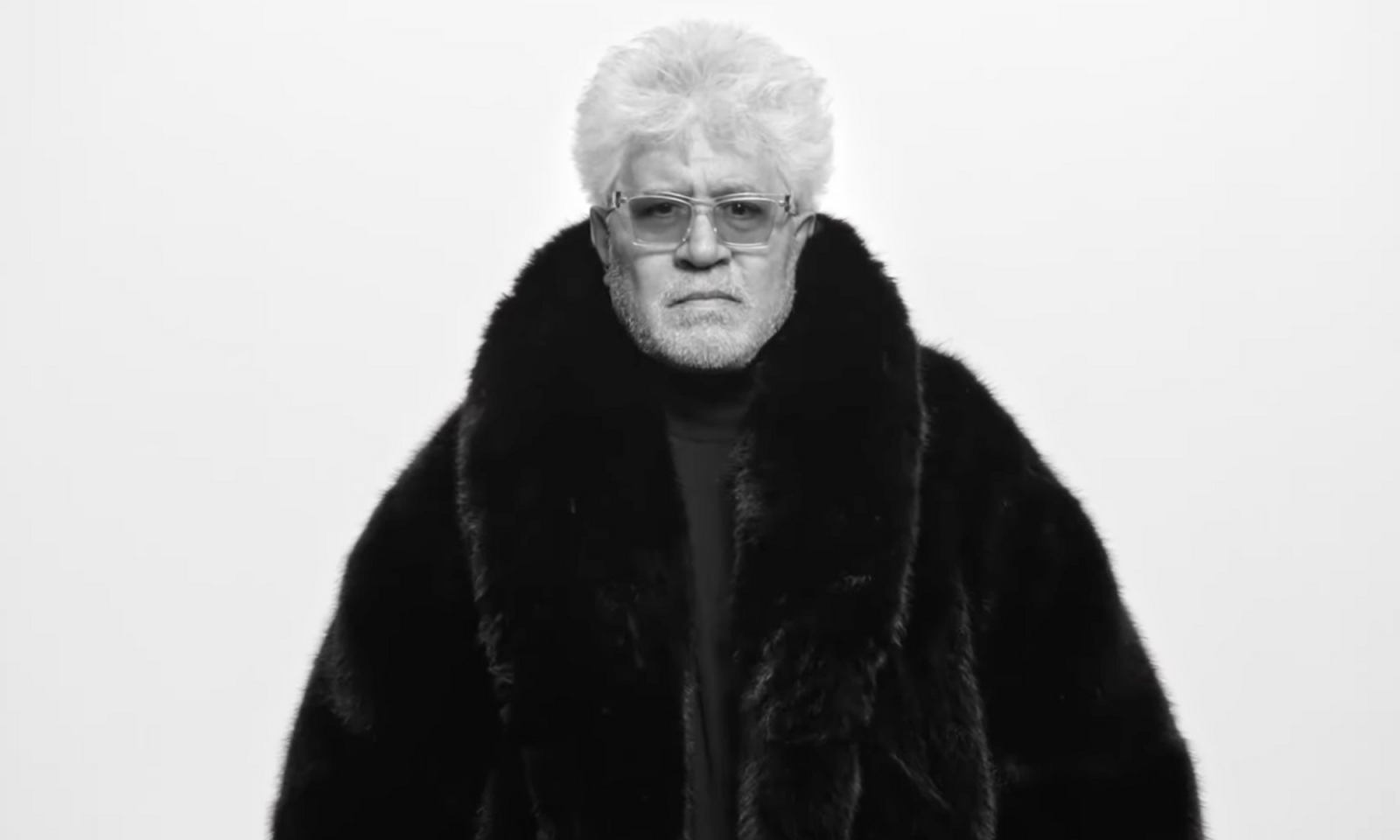 Pedro Almodovar (Fot. David Sims/Saint Laurent)