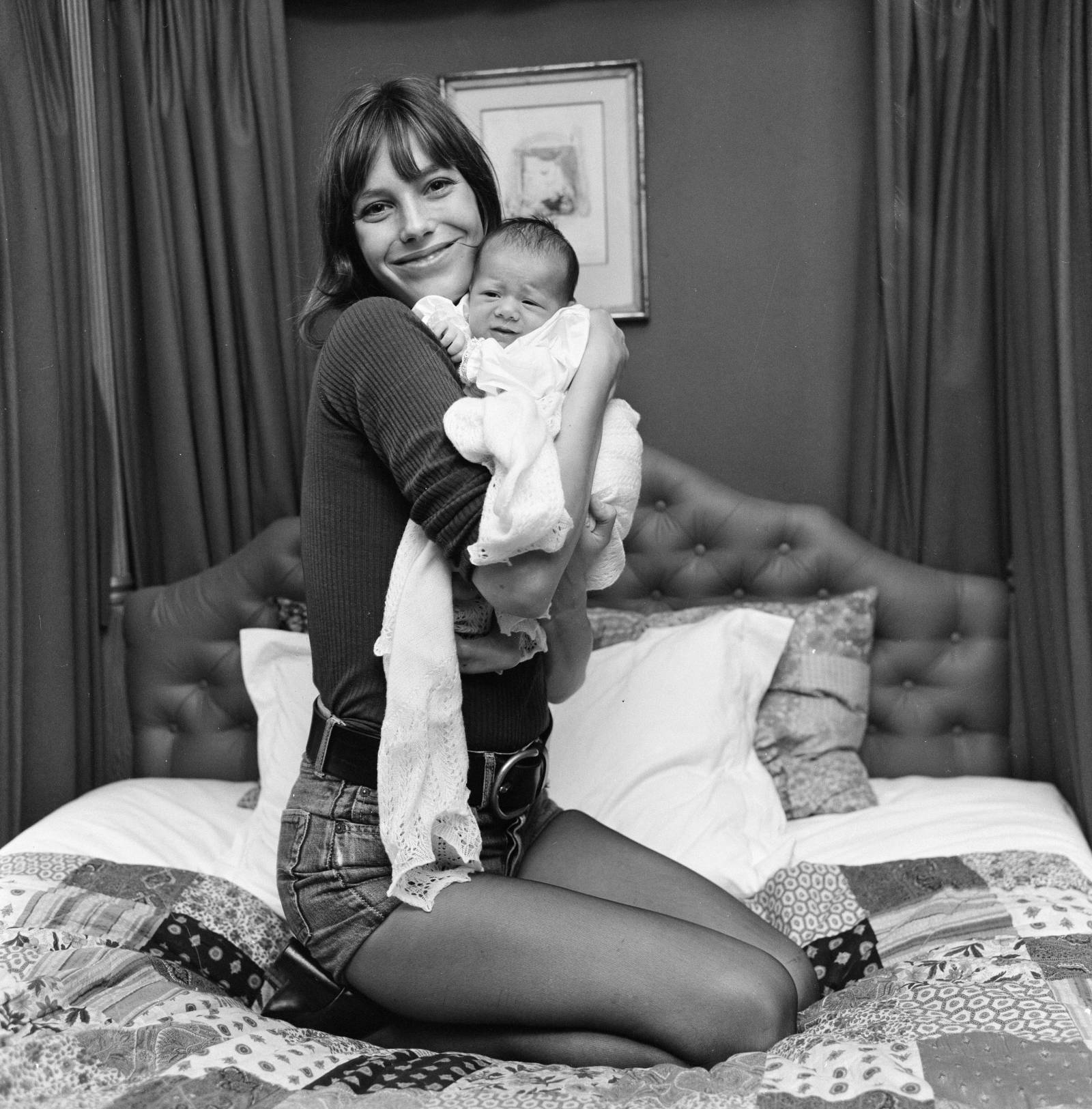Jane Birkin z córką Charlotte w 1971 roku / Fot. Getty Images