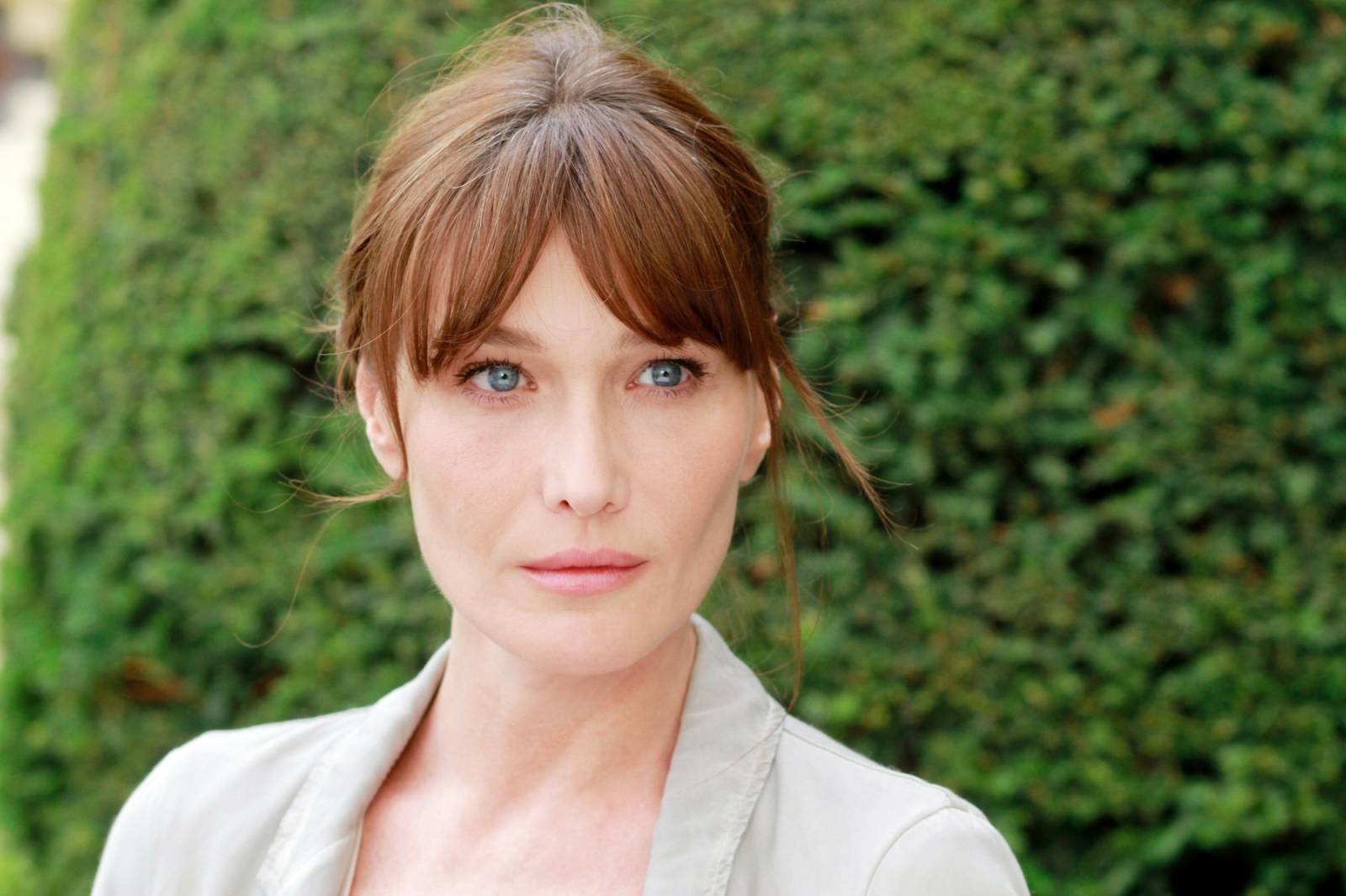 Carla Bruni w filmie “O Północy w Paryżu” / Fot. East News