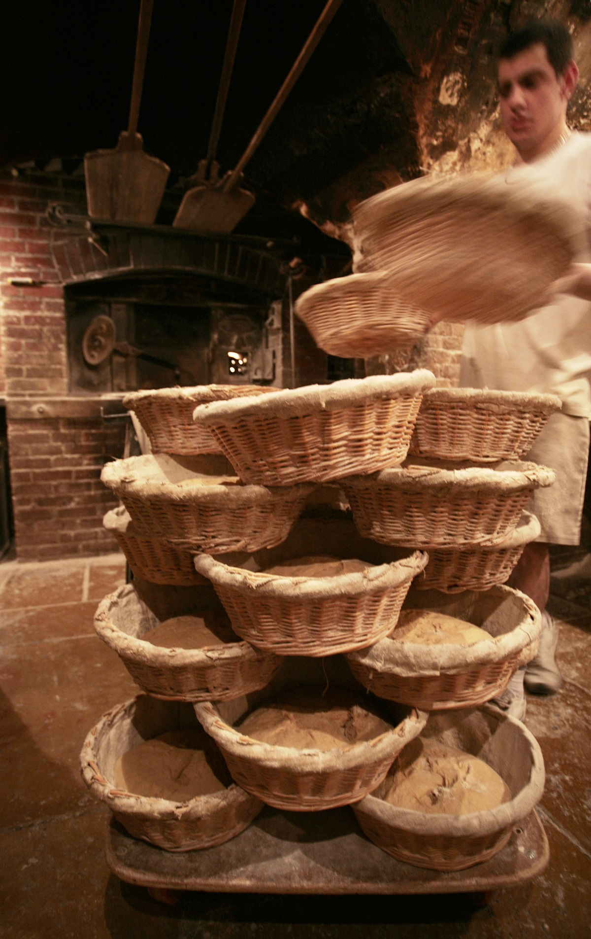Ciasta w piekarni Poilâne wyrastają w wiklinowych koszykach