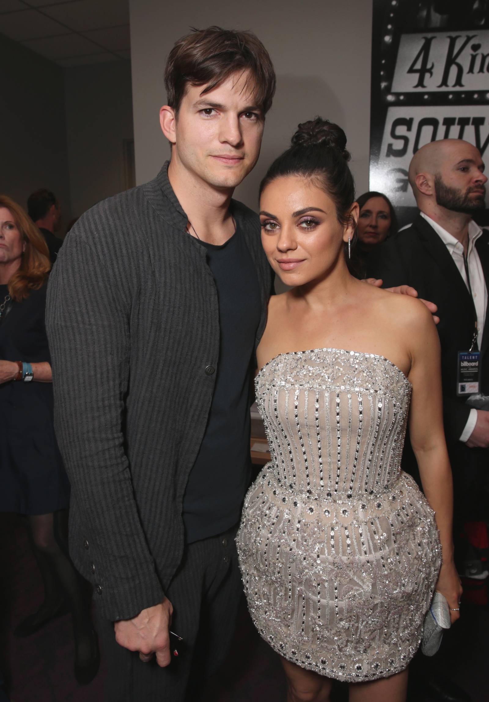 Ashton Kutcher i Mila Kunis na Billboard Music Awards w 2016 roku (Fot. Todd Williamson, Getty Images)