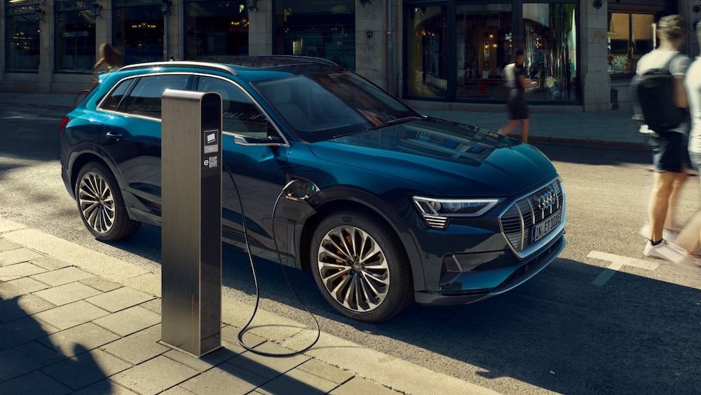 Punkt doładowania Audi e-tron (Fot. materiały prasowe)