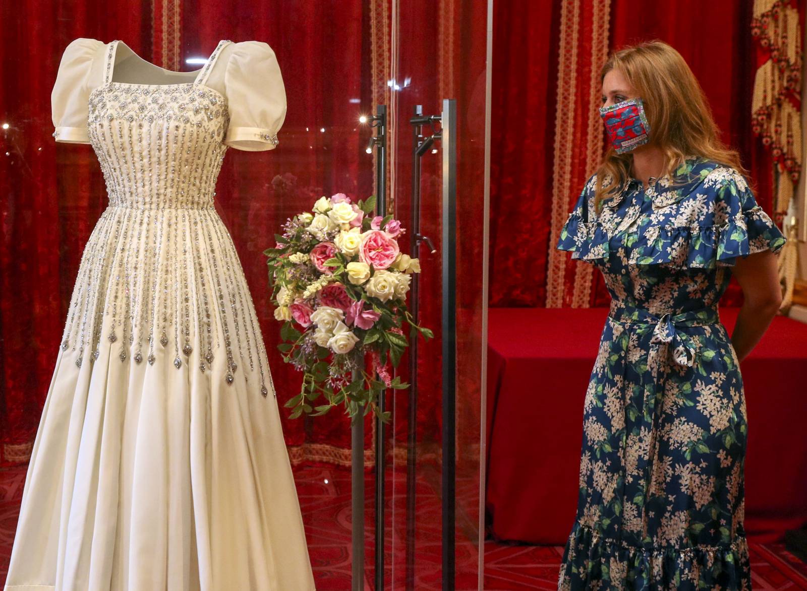 Księżniczka Beatrycze wzięła ślub w kreacji swojej babci, Elżbiety II, od Normana Hartnella / Getty Images