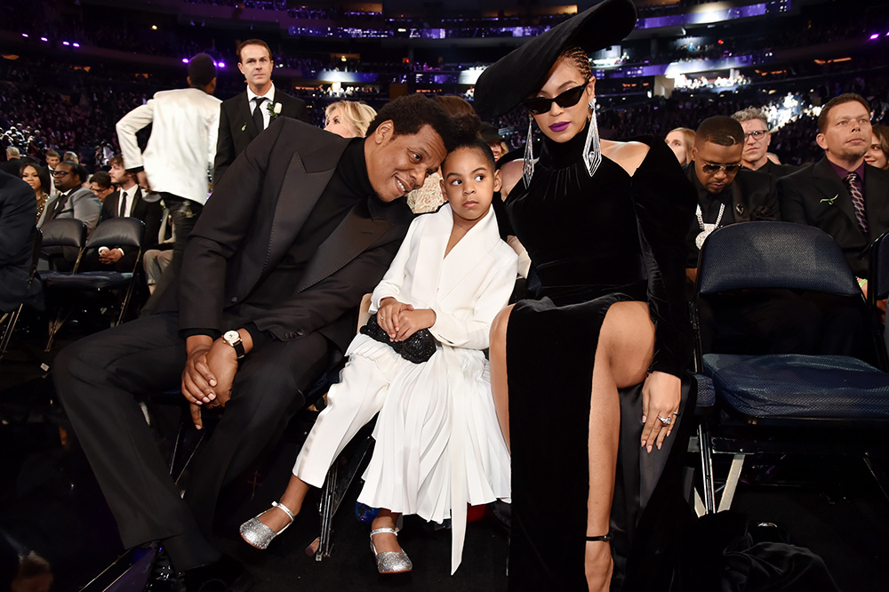 Jay-Z, Blue Ivy i Beyoncé podczas gali nagród Grammy w 2018 roku (Fot. Kevin Mazur, Getty Images)