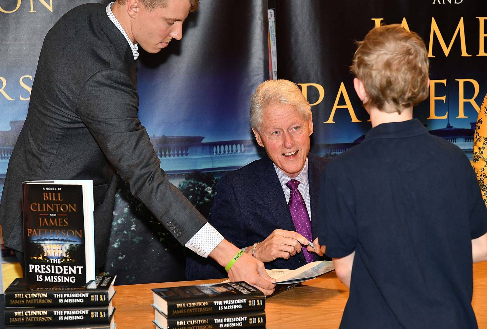 Bill Clinton, James Patterson w trakcie promocji książki. (Fot. Getty Images/ Slaven Vlasic / Stringer)