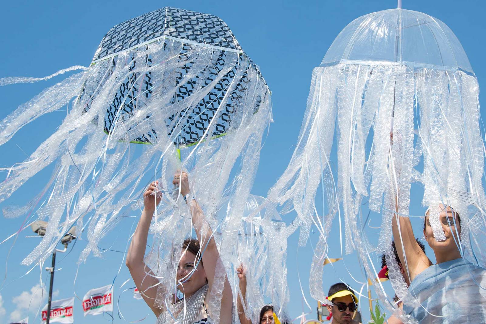 Parasole-meduzy na Coney Island Mermaid Parade (Fot. Pacific Press / Contributor)