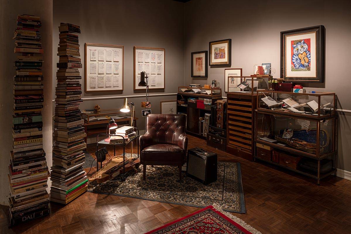 Rekonstrukcja pracowni Nick Cavea powstała we współpracy z artystami Iain Forsyth & Jane Pollard. Obejmuje przedmioty z prywatnego wnętrza łącznie z całą biblioteką muzyka. (Fot.Anders Sune Berg / Royal Danish Library)