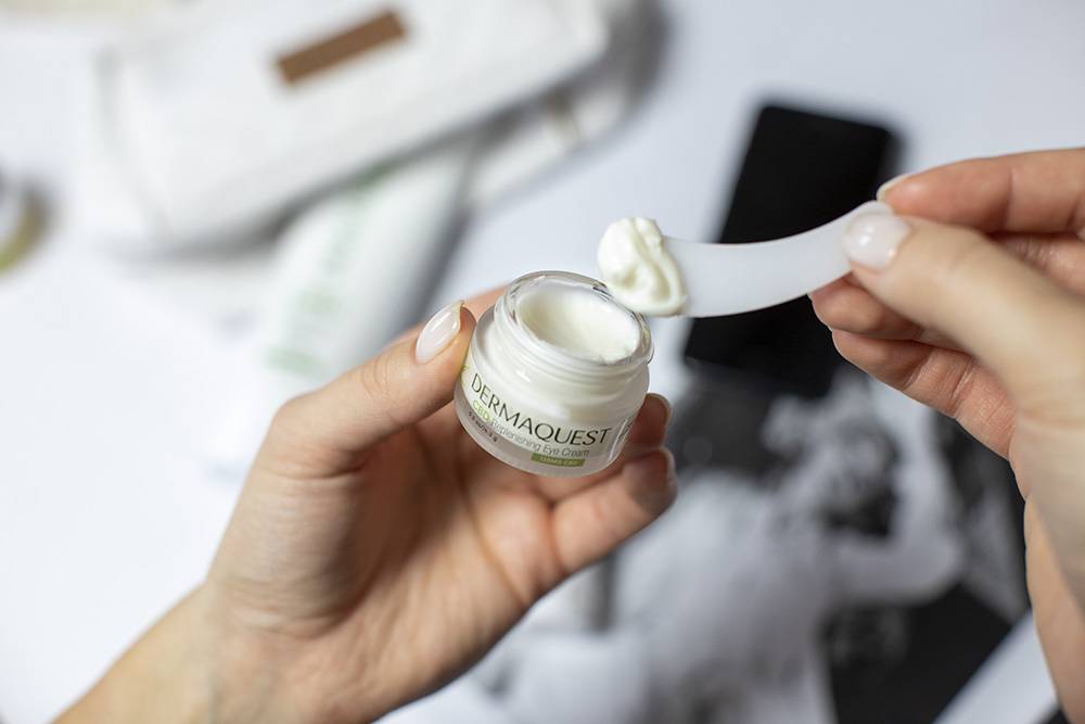 CBD Replenishing Eye Cream (Fot. Materiały prasowe)