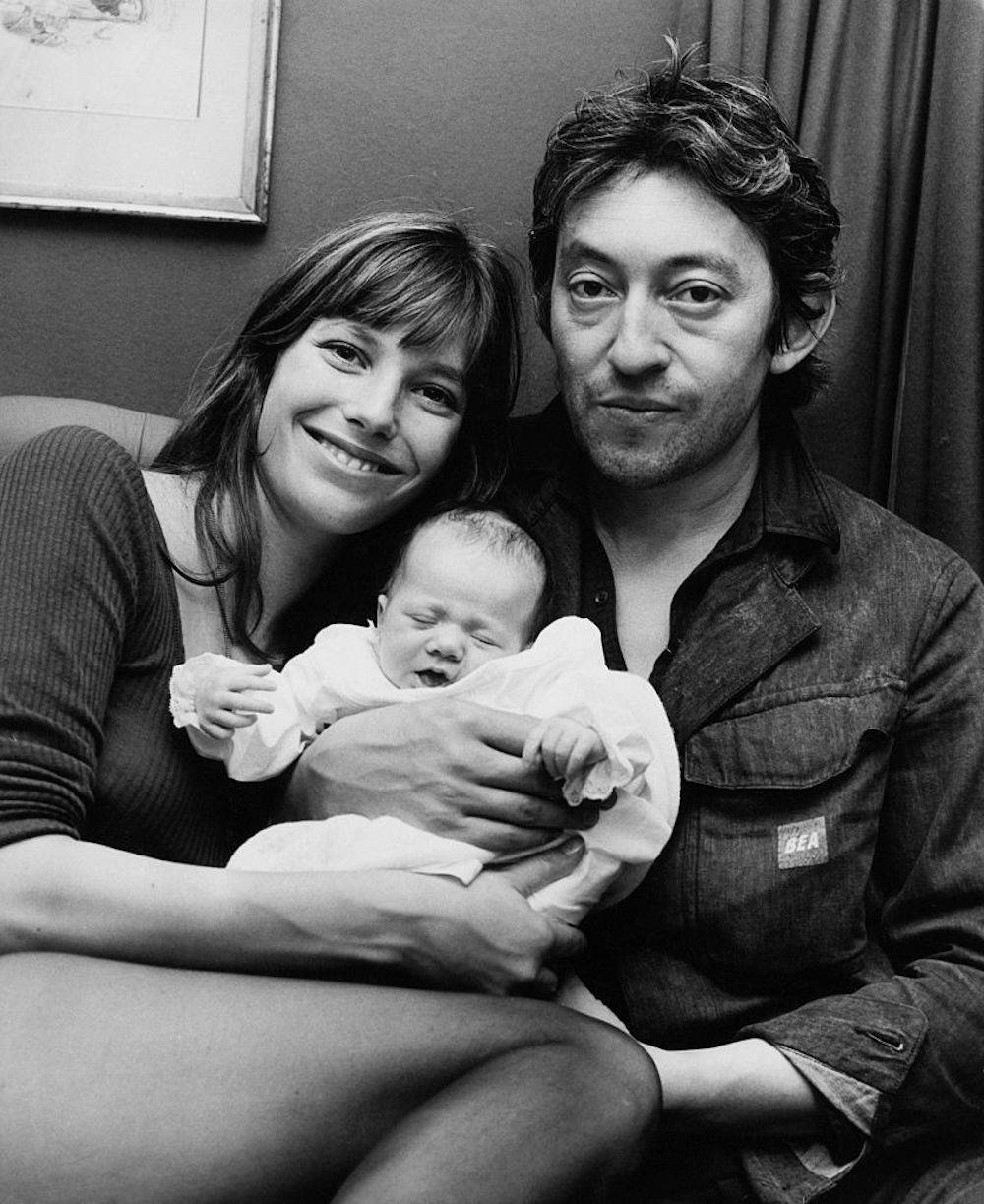 Charlotte z rodzicami, Jane Birkin i Sergeem Gainsbourgiem (Fot. Getty Images)