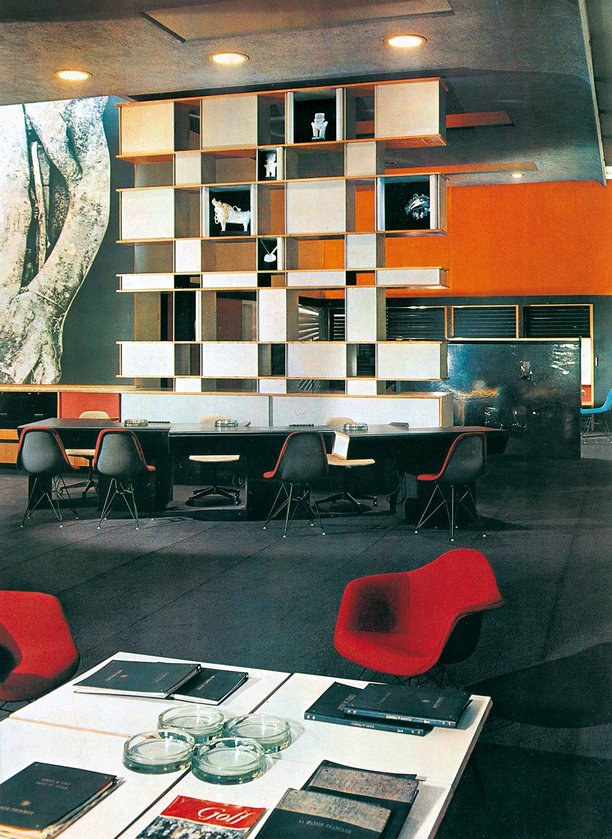 Charlotte Perriand. Agence Air France, Londres, 1957 (Fot. Adagp, Paris, 2019 © Gaston Karquel / AChP)