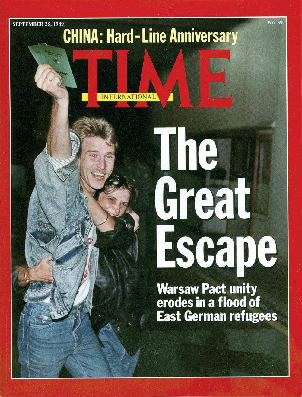 1989, krótko przed upadkiem Muru Berlińskiego, uchodźcy z NRD na granicy węgiersko-austriackiej.