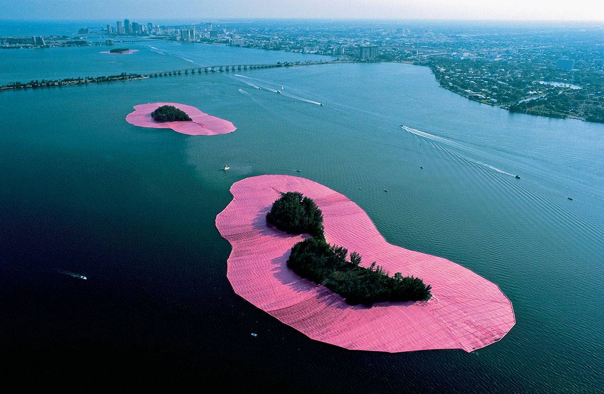 Christo i Jeanne-Claude, wyspy na Florydzie (Fot. Christo and Jeanne-Claude Foundation)