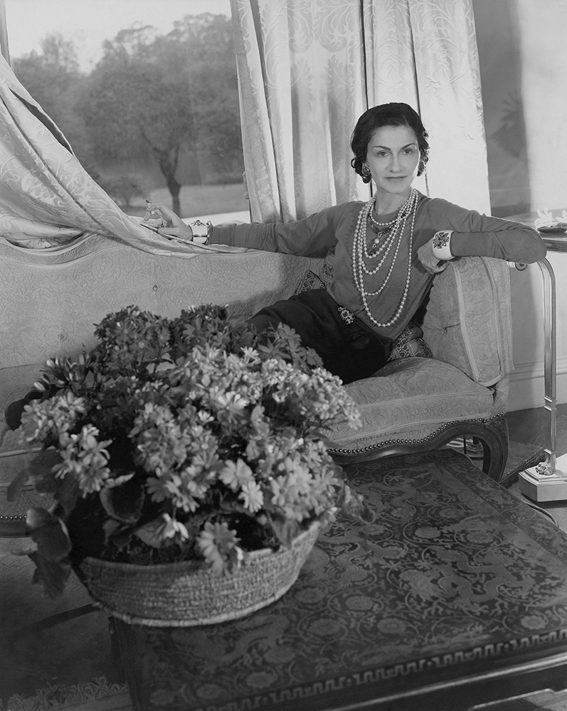 Coco Chanel, Londyn 1938 rok (Fot. Cecil Beaton/Condé Nast, Getty Images)